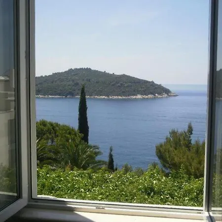 Apartment Natasha - One-Bedroom Apartment With Sea View