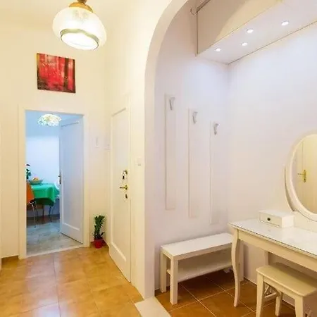 Apartment Apartment Natasha - One-Bedroom Apartment With Sea View